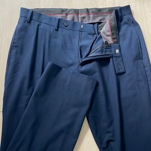 Men’s Van Heusen dress pant- slim fit